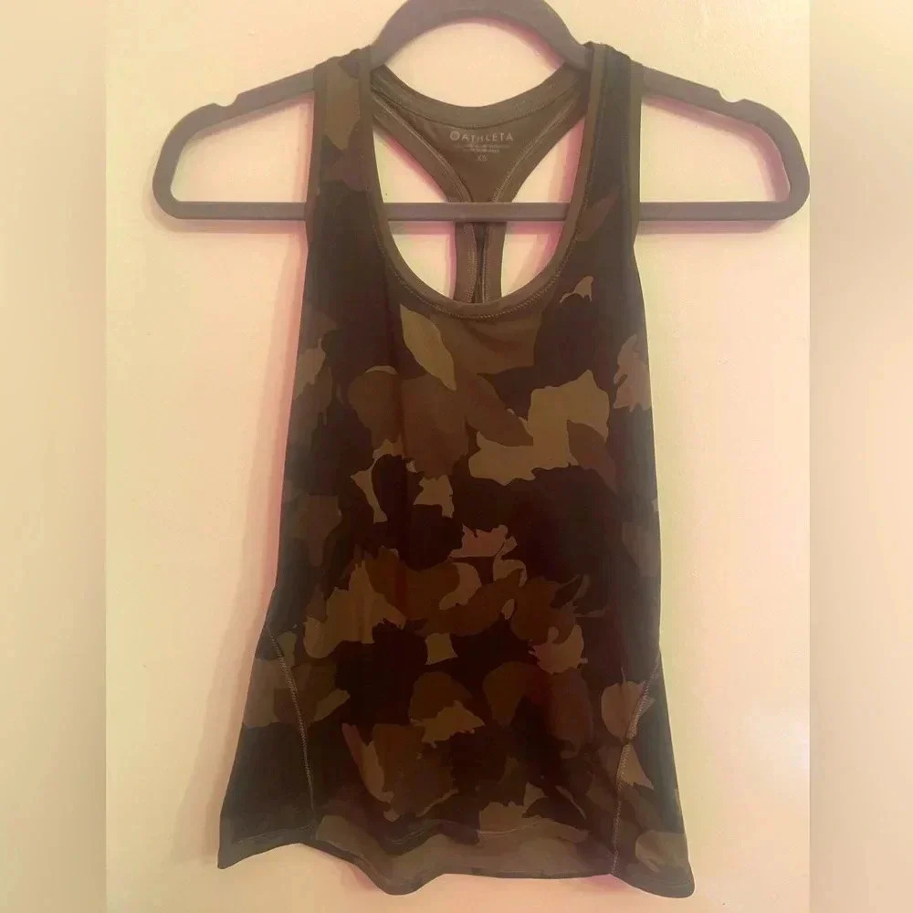 Athleta camo tank top EUC XS